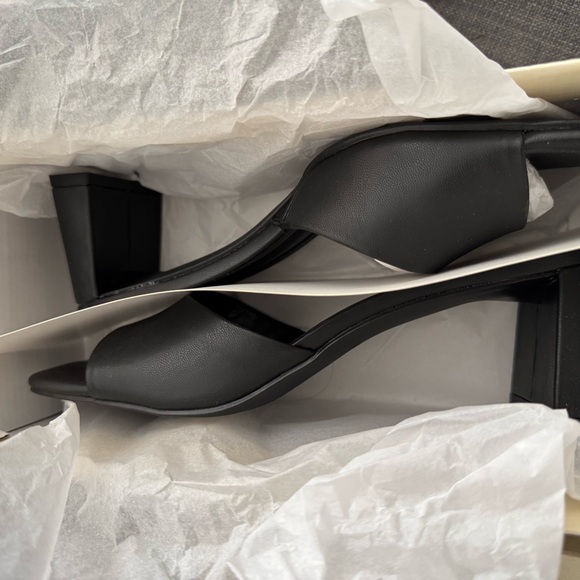 NEW Black Slide Sandals - Picture 4 of 8